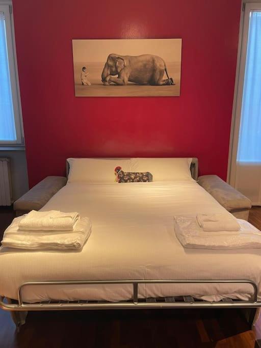 Cozy Flat Mins Walk To Navigli And Metro Porta Genova Apartment มิลาน ภายนอก รูปภาพ