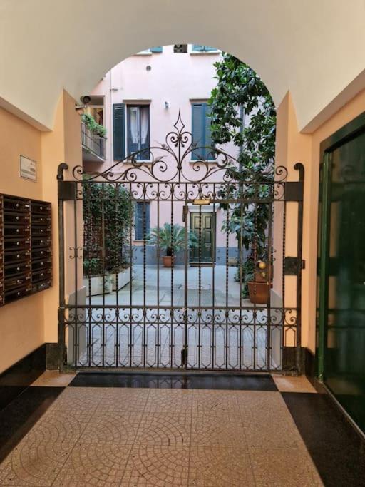 Cozy Flat Mins Walk To Navigli And Metro Porta Genova Apartment มิลาน ภายนอก รูปภาพ