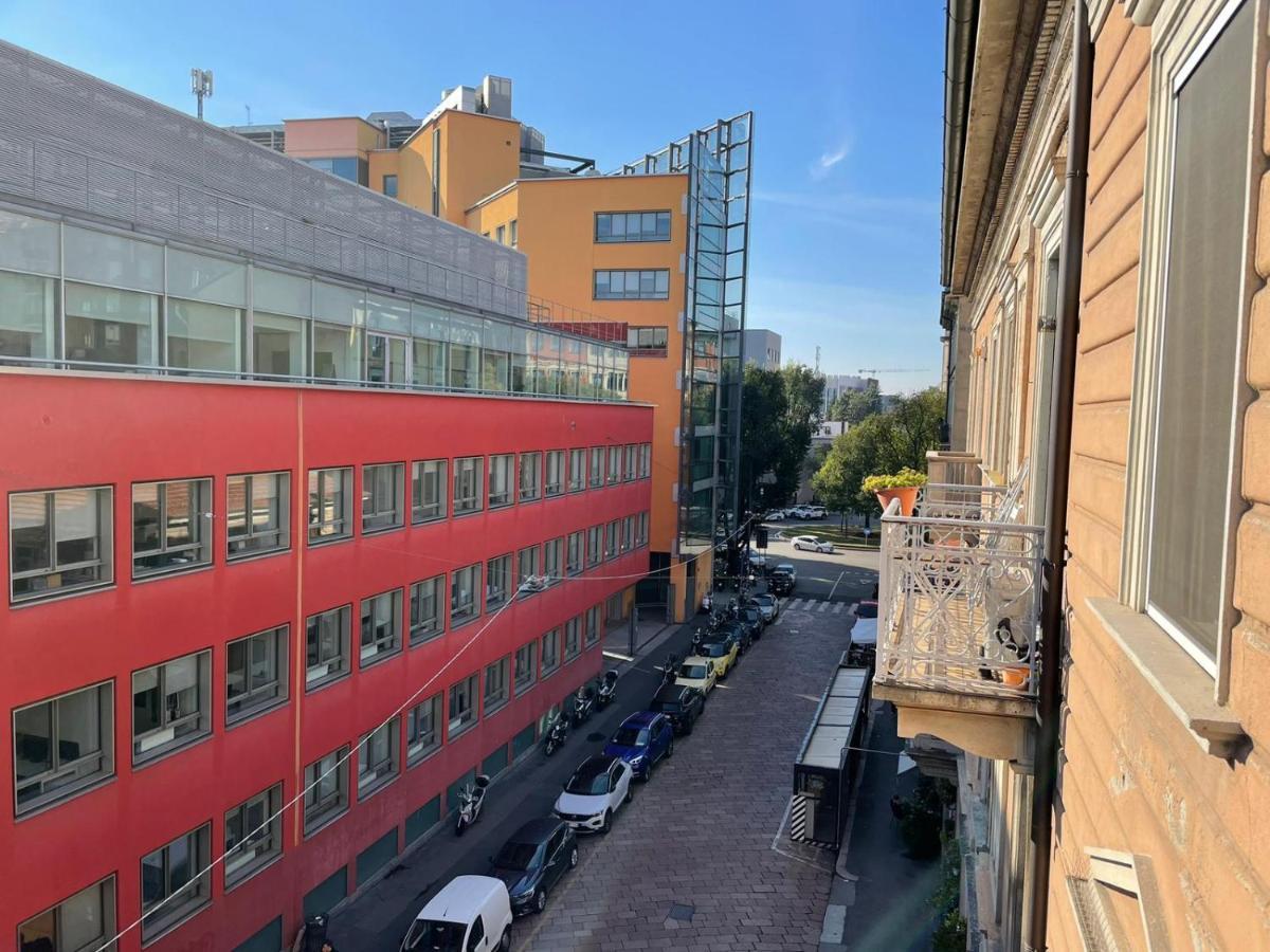 Cozy Flat Mins Walk To Navigli And Metro Porta Genova Apartment มิลาน ภายนอก รูปภาพ